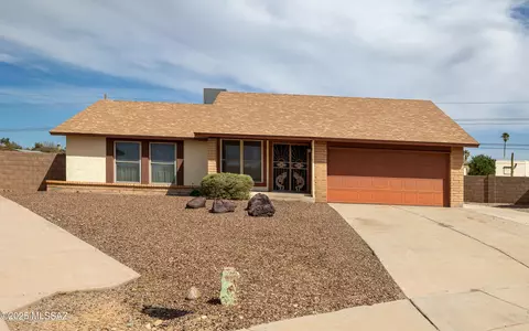 6270 N Thyme Pl, Tucson, AZ 85741