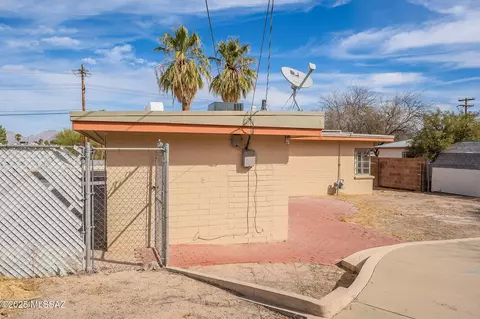 Exterior - 4652 E 5th St, Tucson, AZ 85711 photo 11 of 14