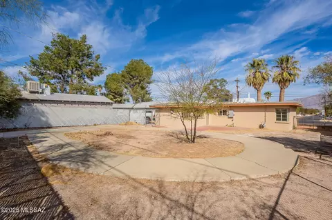 Exterior - 4652 E 5th St, Tucson, AZ 85711 photo 8 of 14