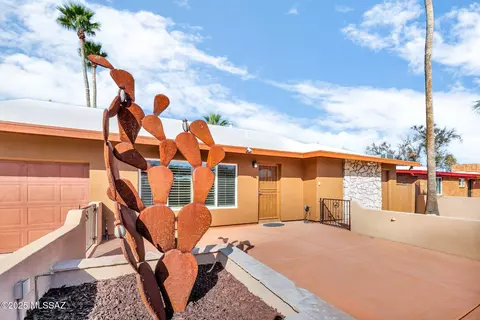 223 N Rojen Ct, Tucson, AZ 85711