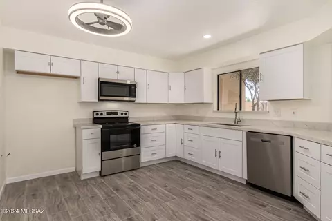 9873 E 2nd St, Tucson, AZ 85748 photo 3