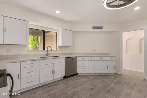 9873 E 2nd St, Tucson, AZ 85748 photo 17