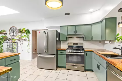 Kitchen - 7148 E 29th St, Tucson, AZ 85710 photo 5 of 5