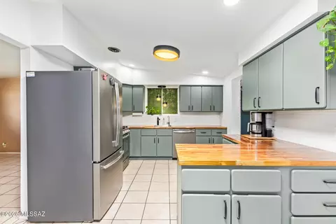 Kitchen - 7148 E 29th St, Tucson, AZ 85710 photo 3 of 5