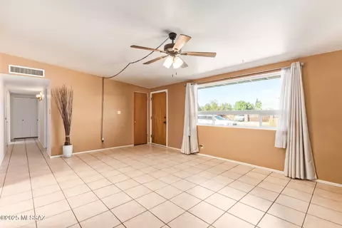 Living - 7148 E 29th St, Tucson, AZ 85710 photo 2 of 6