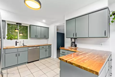 Kitchen - 7148 E 29th St, Tucson, AZ 85710 photo 1 of 5