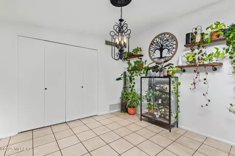 Dining - 7148 E 29th St, Tucson, AZ 85710 photo 1 of 2