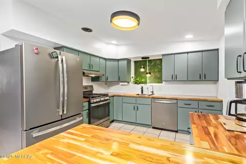 Kitchen - 7148 E 29th St, Tucson, AZ 85710 photo 4 of 5