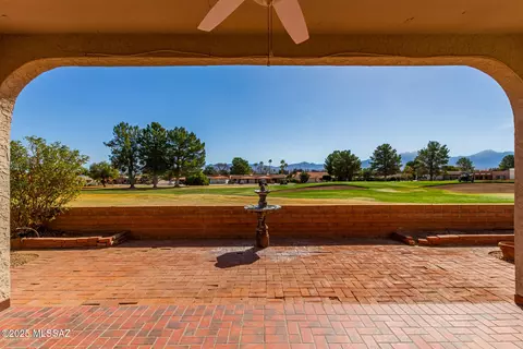 173 E Paseo De Golf, Green Valley, AZ 85614