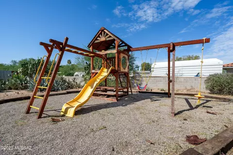 Exterior - 9050 E 9th St, Tucson, AZ 85710 photo 3 of 5