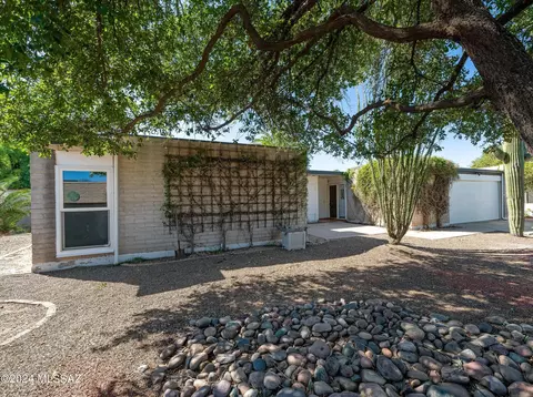 9050 E 9th St, Tucson, AZ 85710