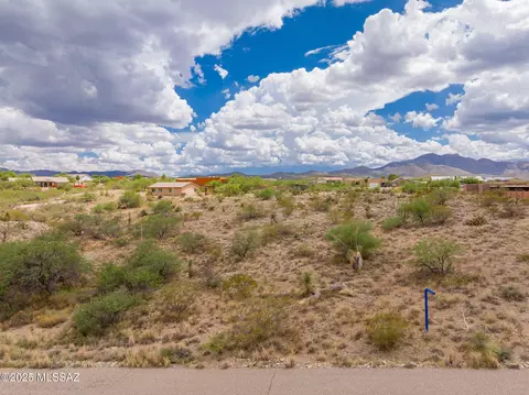 2642 E Maxine Pl, Vail, AZ 85641