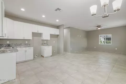Living - 108 W 30th St, Tucson, AZ 85713 photo 7 of 7
