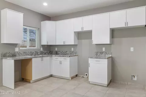 Kitchen - 108 W 30th St, Tucson, AZ 85713 photo 2 of 2