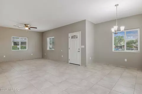 Living - 108 W 30th St, Tucson, AZ 85713 photo 2 of 7