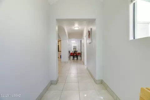 Entry Way - 361 E Glenn St, Tucson, AZ 85705 photo 3 of 5