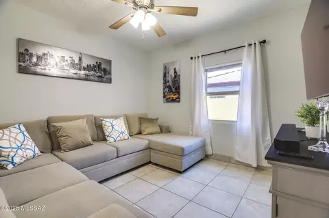 Living - 361 E Glenn St, Tucson, AZ 85705 photo 3 of 5