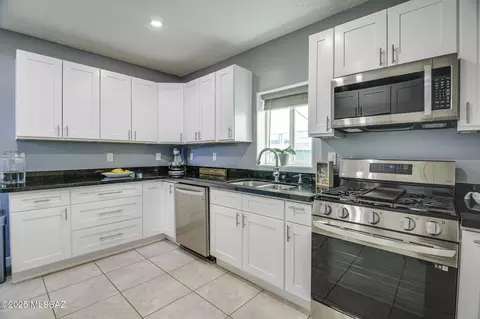 Kitchen - 361 E Glenn St, Tucson, AZ 85705 photo 5 of 5