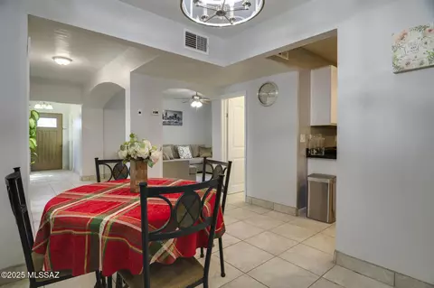 Dining - 361 E Glenn St, Tucson, AZ 85705 photo 1 of 3