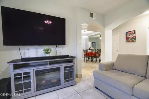 Living - 361 E Glenn St, Tucson, AZ 85705 photo 5 of 5