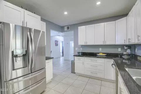 Kitchen - 361 E Glenn St, Tucson, AZ 85705 photo 3 of 5