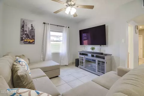 Living - 361 E Glenn St, Tucson, AZ 85705 photo 2 of 5