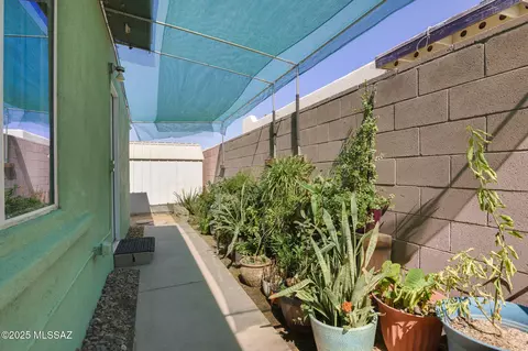 Exterior - 361 E Glenn St, Tucson, AZ 85705 photo 8 of 8