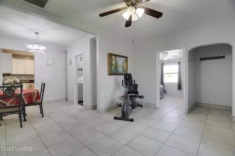 Entry Way - 361 E Glenn St, Tucson, AZ 85705 photo 5 of 5
