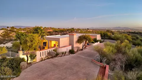 3920 E Corte De La Granja, Tucson, AZ 85718