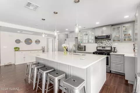 4360 N Camino Vinorama, Tucson, AZ 85750