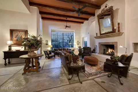 3920 E Ina Rd, Tucson, AZ 85718
