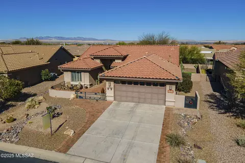 889 N Kenneth Dr, Green Valley, AZ 85614