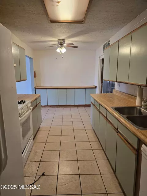 Kitchen - 248 N Scott Ave, Benson, AZ 85602 photo 3 of 3