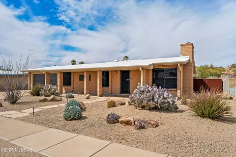 7951 N Jensen Dr, Tucson, AZ 85741