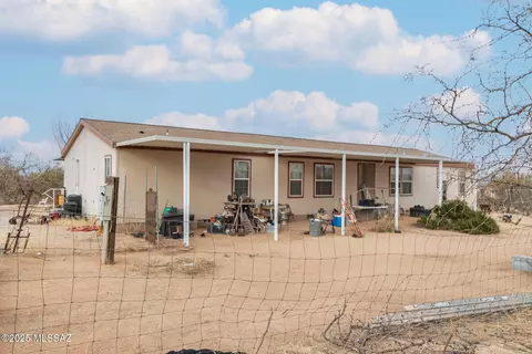 6425 W Pima Mine Rd, Sahuarita, AZ 85629