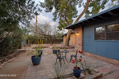 Exterior - 1625 E Mitchell St, Tucson, AZ 85719 photo 16 of 18