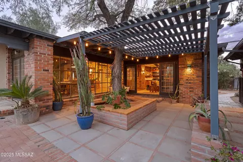 1625 E Mitchell St, Tucson, AZ 85719