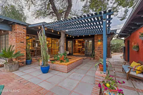 Exterior - 1625 E Mitchell St, Tucson, AZ 85719 photo 8 of 18