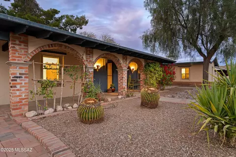 Exterior - 1625 E Mitchell St, Tucson, AZ 85719 photo 3 of 18