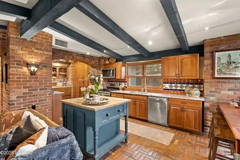 Kitchen - 1625 E Mitchell St, Tucson, AZ 85719 photo 3 of 6
