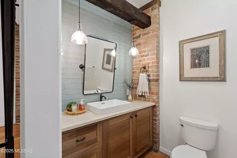 Bath - 1625 E Mitchell St, Tucson, AZ 85719 photo 1 of 3
