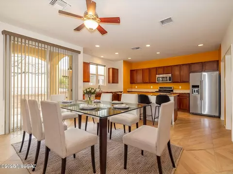 Dining - 10590 E Maldonado Pl, Tucson, AZ 85747 photo 1 of 1