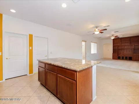 Living - 10590 E Maldonado Pl, Tucson, AZ 85747 photo 1 of 3