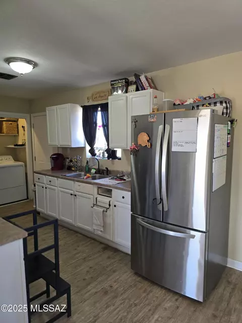 Kitchen - 3398 N Keeling Ln, Willcox, AZ 85643 photo 2 of 2