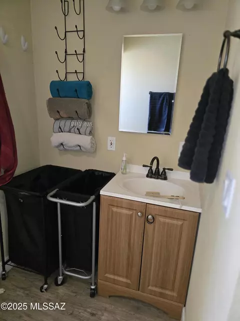Bath - 3398 N Keeling Ln, Willcox, AZ 85643 photo 5 of 5