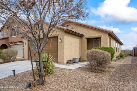 6371 S Reed Bunting Dr, Tucson, AZ 85757