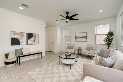 1063 E Descent St, Tucson, AZ 85719