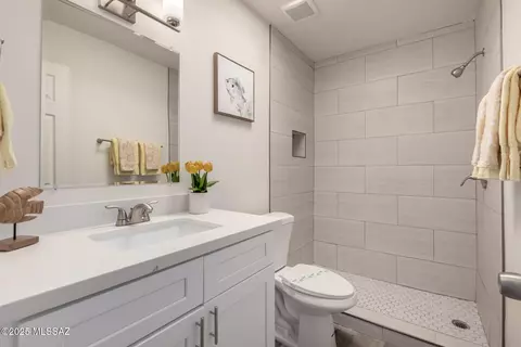 Bath - 2736 S Oakenshield Way, Tucson, AZ 85730 photo 1 of 2