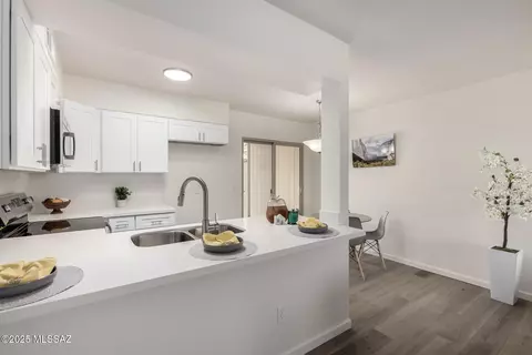 Kitchen - 2736 S Oakenshield Way, Tucson, AZ 85730 photo 1 of 2