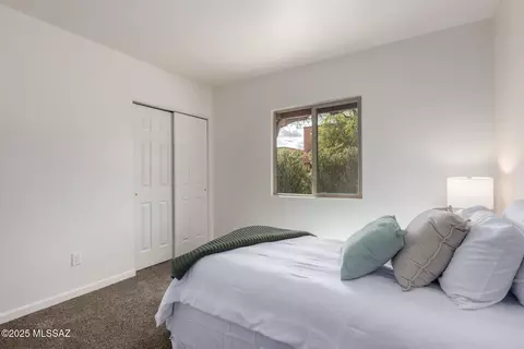 Bedroom - 2736 S Oakenshield Way, Tucson, AZ 85730 photo 4 of 6